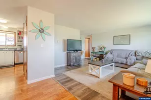 885 W Carolina St, Lebanon, OR 97355 - Photo 7