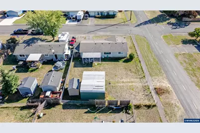 885 W Carolina St, Lebanon, OR 97355 - Photo 25
