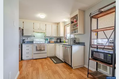885 W Carolina St, Lebanon, OR 97355 - Photo 11