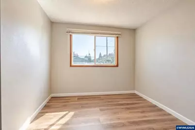 885 W Carolina St, Lebanon, OR 97355 - Photo 13