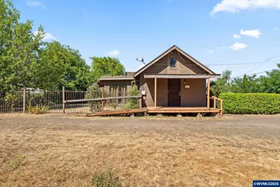 136 E Hillcrest Dr, Eugene, OR 97404 - Photo 23