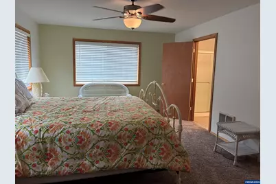 2701 NW Parker Av, Waldport, OR 97394 - Photo 9