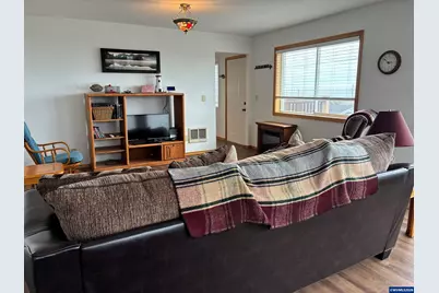 2701 NW Parker Av, Waldport, OR 97394 - Photo 15