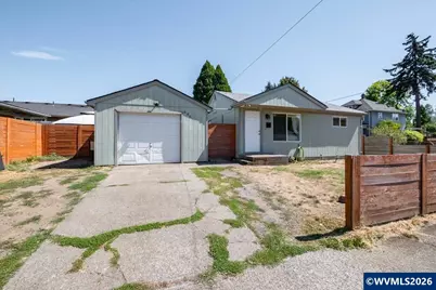 690 24th St SE, Salem, OR 97301 - Photo 1