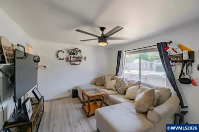 690 24th St SE, Salem, OR 97301 - Photo 7