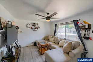 690 24th St SE, Salem, OR 97301 - Photo 7
