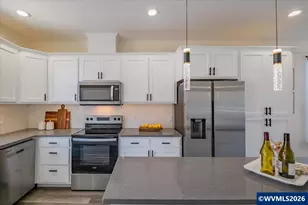 538 S 7th St, Independence, OR 97351 - Photo 15
