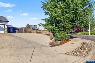 3183 NE Heather Ct, Albany, OR 97321 - Photo 9