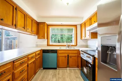 846 Royalty Dr NE, Salem, OR 97301 - Photo 11