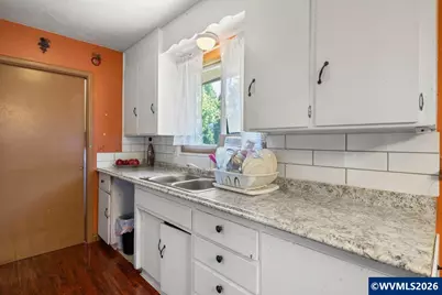 940 Johnson St, Woodburn, OR 97071 - Photo 13