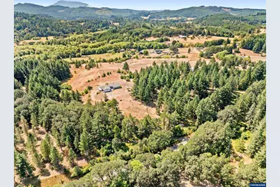 24312 Cardwell Hill Dr, Philomath, OR 97370 - Photo 11
