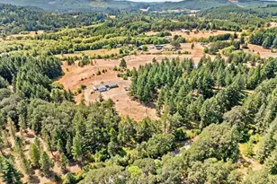 24312 Cardwell Hill Dr, Philomath, OR 97370 - Photo 11