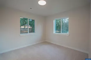 40972 Hwy 228, Sweet Home, OR 97386 - Photo 21