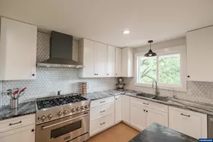 7500 Spring Valley Rd NW, Salem, OR 97304 - Photo 11