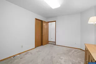 2658 S 12th St, Lebanon, OR 97355 - Photo 17