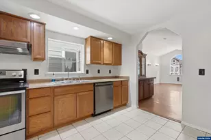 4626 Reimann St NE, Salem, OR 97305 - Photo 11