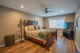 37835 River Dr, Lebanon, OR 97355 - Photo 21