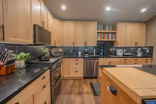 37835 River Dr, Lebanon, OR 97355 - Photo 9