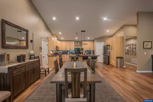 37835 River Dr, Lebanon, OR 97355 - Photo 11