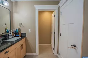 37835 River Dr, Lebanon, OR 97355 - Photo 19