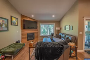 37835 River Dr, Lebanon, OR 97355 - Photo 15