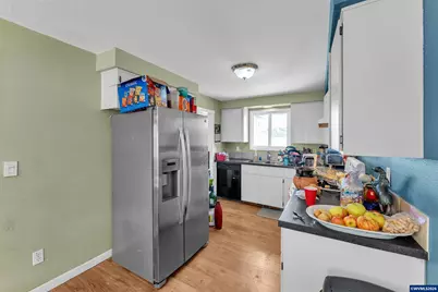 308 Violet St, Lebanon, OR 97355 - Photo 9