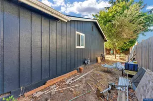308 Violet St, Lebanon, OR 97355 - Photo 21