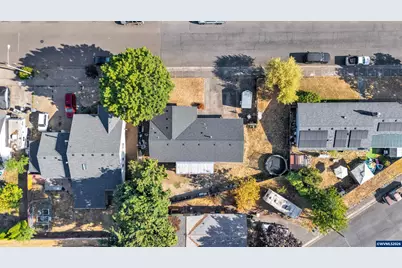 308 Violet St, Lebanon, OR 97355 - Photo 29