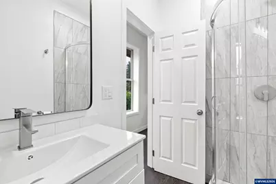 146 D St, Woodburn, OR 97071 - Photo 13