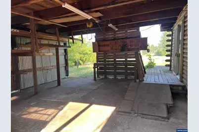 34033 Totem Pole Rd, Lebanon, OR 97355 - Photo 11