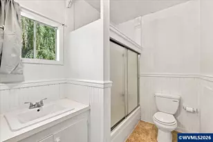1489 Court St NE, Salem, OR 97301 - Photo 17