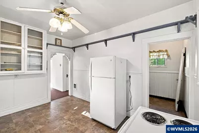 1489 Court St NE, Salem, OR 97301 - Photo 15