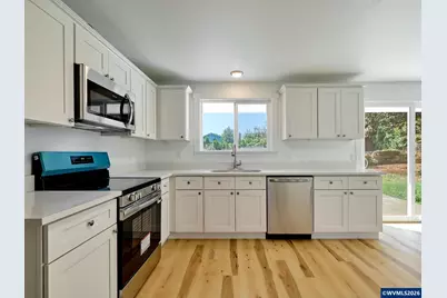 1086 Wilson St, Woodburn, OR 97071 - Photo 9