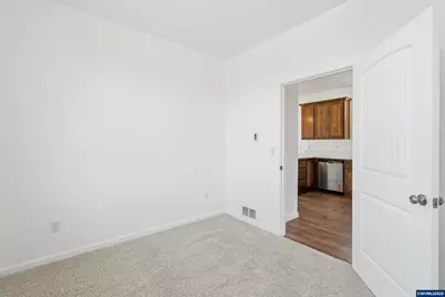 4608 Airport Ln, Sweet Home, OR 97386 - Photo 9