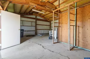 4608 Airport Ln, Sweet Home, OR 97386 - Photo 17
