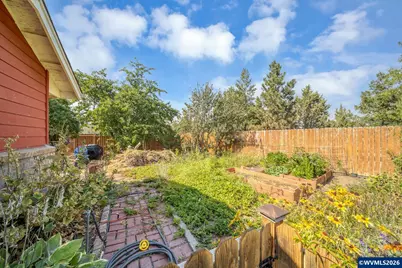 200 SE Crestview Ln, Madras, OR 97741 - Photo 35