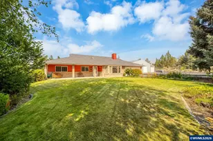 200 SE Crestview Ln, Madras, OR 97741 - Photo 1