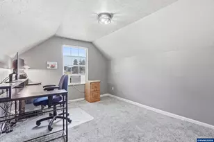 267 NW Woods Ln, Dallas, OR 97338 - Photo 23