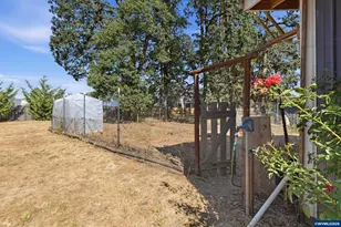267 NW Woods Ln, Dallas, OR 97338 - Photo 35