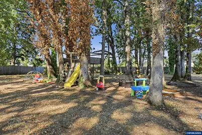267 NW Woods Ln, Dallas, OR 97338 - Photo 31