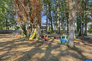267 NW Woods Ln, Dallas, OR 97338 - Photo 31