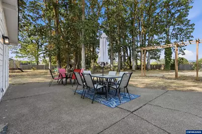 267 NW Woods Ln, Dallas, OR 97338 - Photo 25