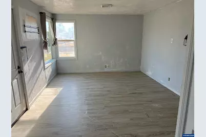 745 16th Av SW, Albany, OR 97321 - Photo 3