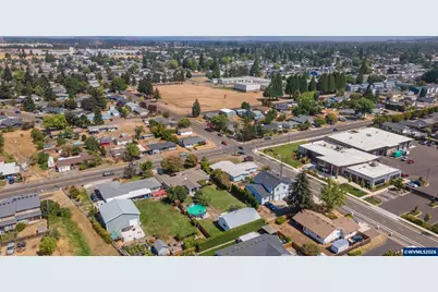 1110 W Oak St, Lebanon, OR 97355 - Photo 45