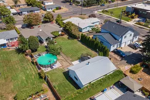 1110 W Oak St, Lebanon, OR 97355 - Photo 3