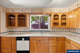 1645 NW 11th St, Corvallis, OR 97330 - Photo 11