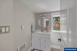 1530 Barnes Ave SE, Salem, OR 97306 - Photo 21