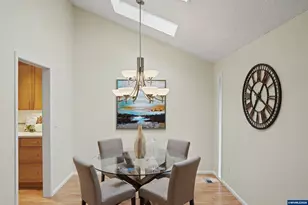 2872 NW Monterey Pl, Corvallis, OR 97330 - Photo 9