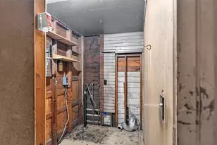 42 E St, Lebanon, OR 97219 - Photo 5