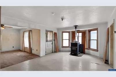 42 E St, Lebanon, OR 97219 - Photo 9